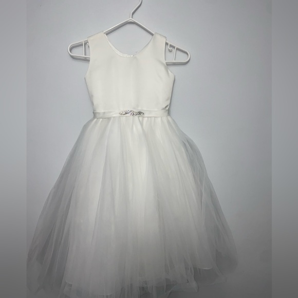 Other - 2 beautiful flower girl dresses